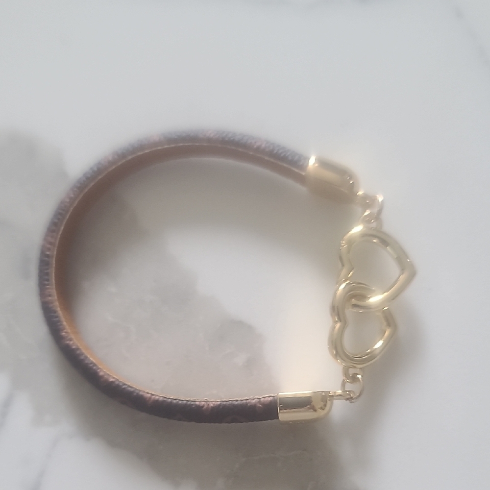 No Brand Gold Heart Bracelet